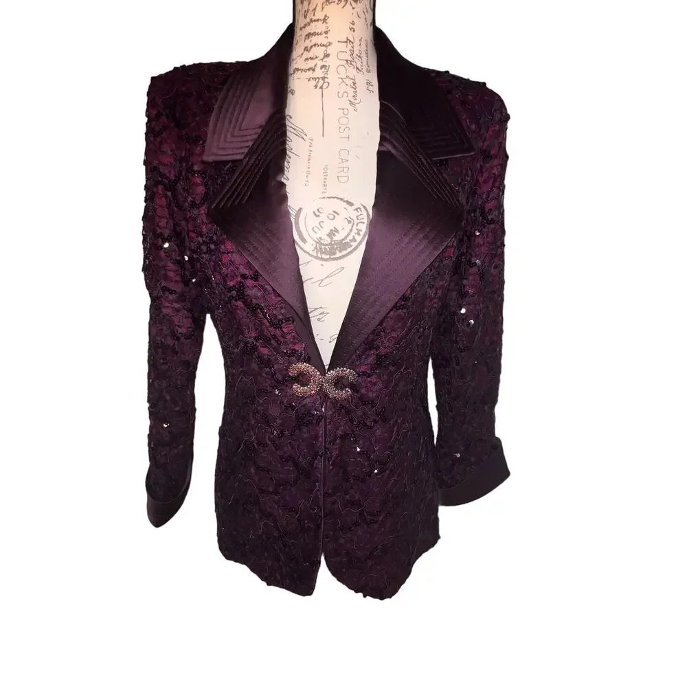 Lillie Rubin 12, sequin lace overlay quilted‎ satin lapel/cuff jewel blazer.USA